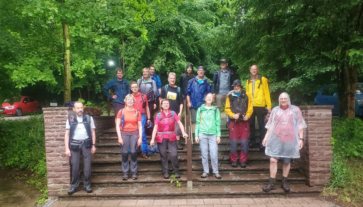 Völlig durchnässt am Ziel | © DAV Sektion Hameln / Wolfgang Helmboldt