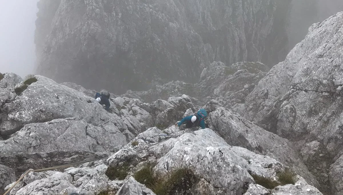 Sarah & Andreas mit Tiefblick | © DAV Sektion Hameln / Andreas Uhe