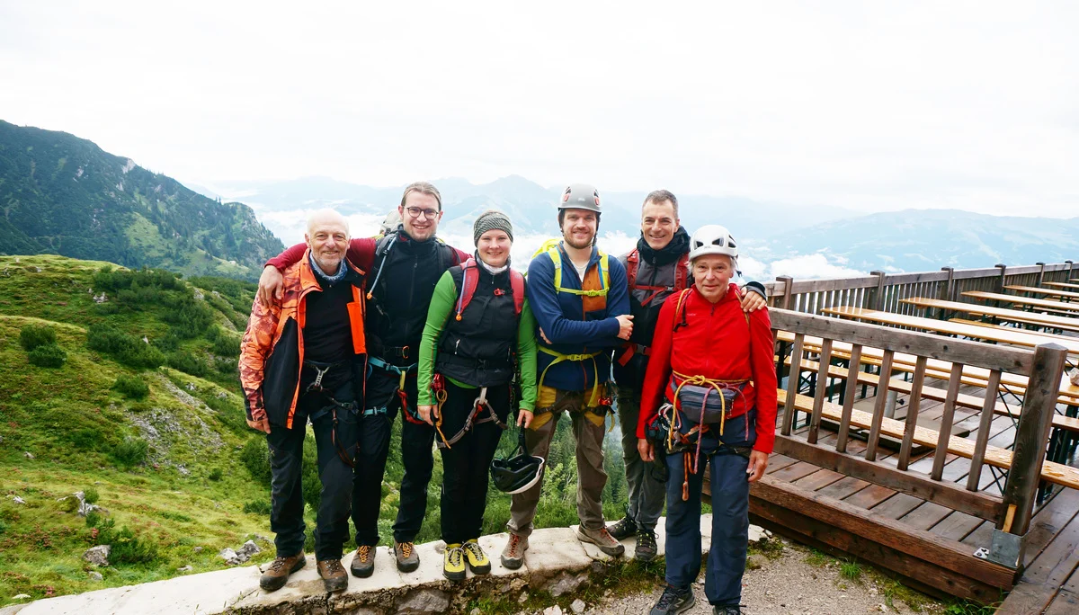 Gemeinschaftsfoto bei der Gruttenhütte | © DAV Sektion Hameln / Andreas Uhe