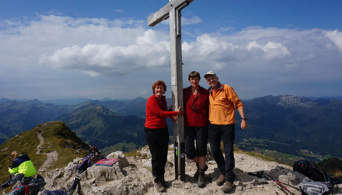 Christina, Beatrix und August auf der Hammerspitze | © DAV Sektion Hameln / Christina Rasokat