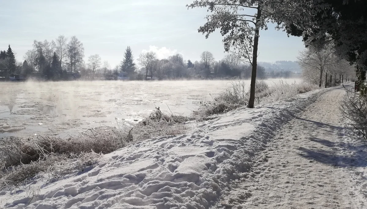 Eisschollen auf der Weser - Am Torbayufer | © DAV Sektion Hameln / Linda Brockob