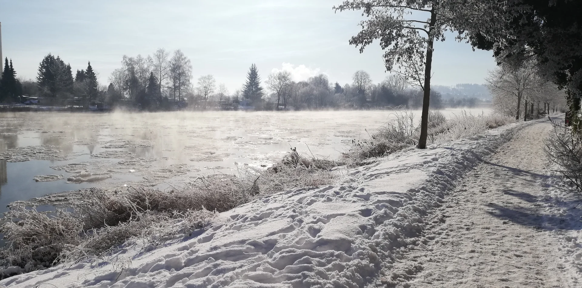 Eisschollen auf der Weser - Am Torbayufer | © DAV Sektion Hameln / Linda Brockob