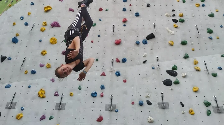 Adrijana mit Kopfstand | © DAV Sektion Hameln