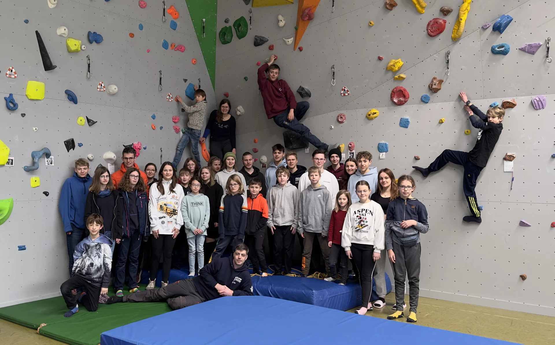 Die Teilnehmer bei der Hallenübernachtung | © DAV Sektion Hameln