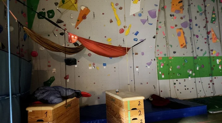 Campieren in der Kletterwand | © DAV Sektion Hameln