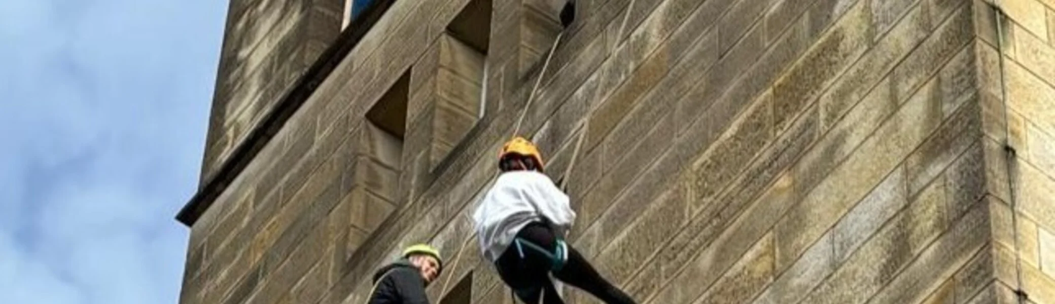 Dem Himmel ein Stück näher beim Abseilen vom Kirchturm | © DAV Sektion Hameln
