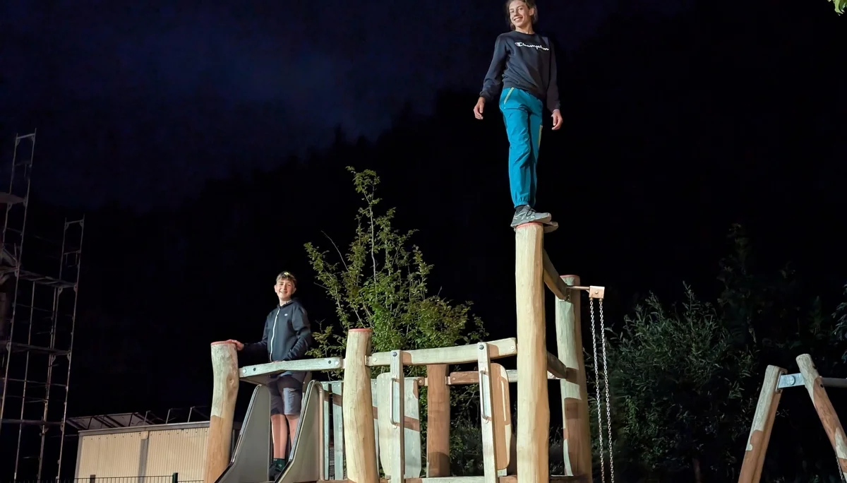 Abendausklang auf dem Spielplatz | © DAV Sektion Hameln