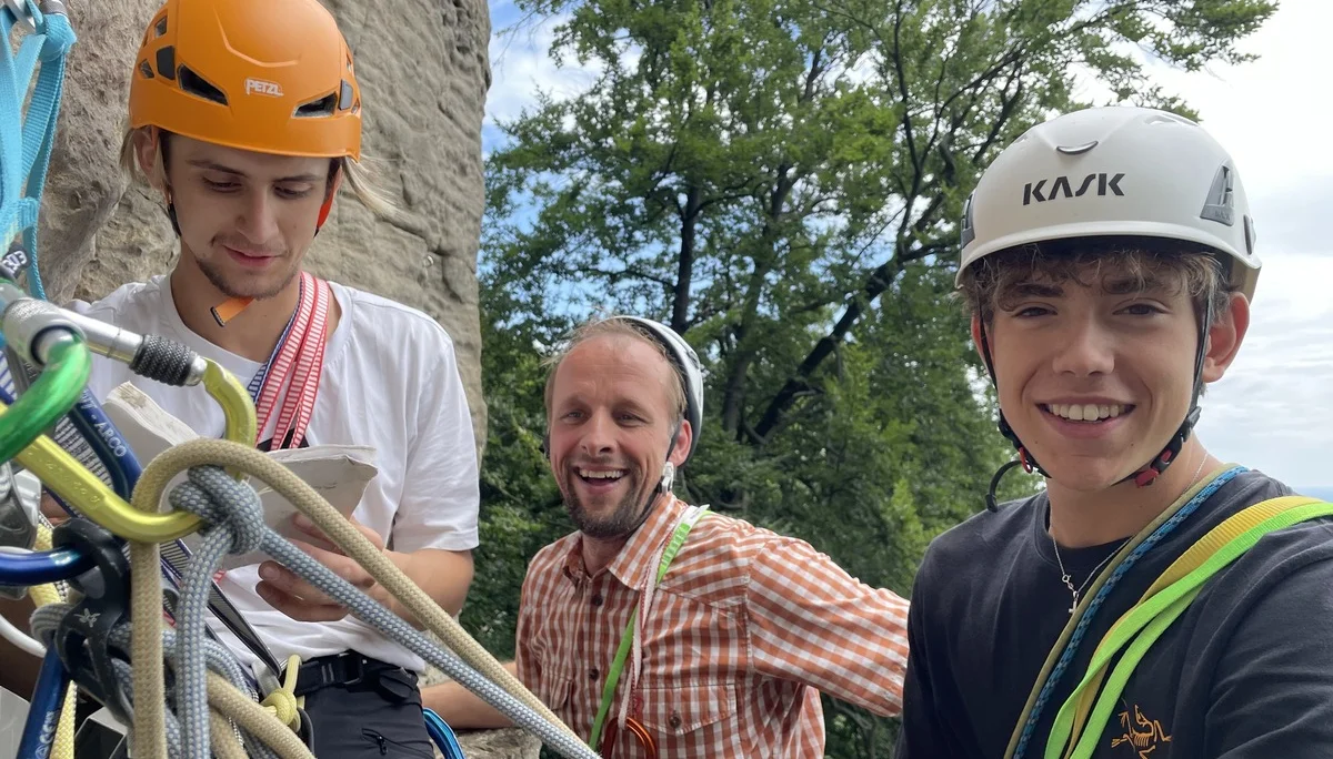 Nochmal das Handbuch lesen | © DAV Sektion Hameln