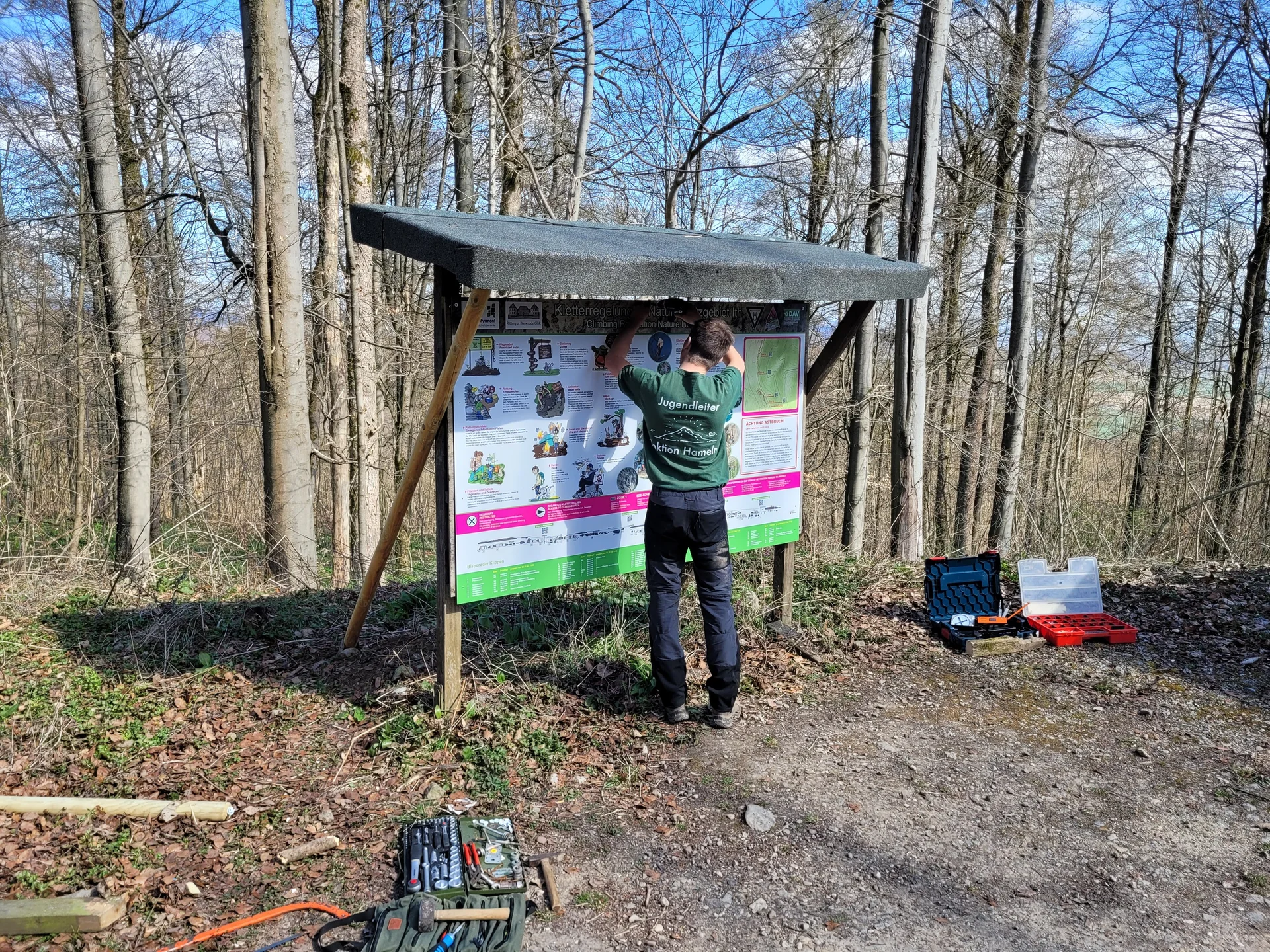 Gestellpflege am Ith-Turm | © DAV Sektion Hameln / Andreas Uhe