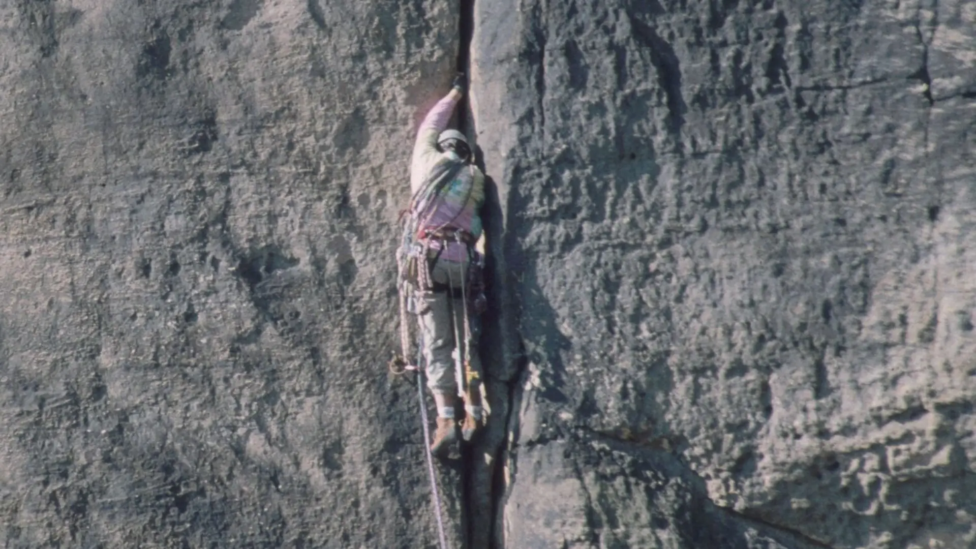 Rainer Leiwesmeier im Südostriss (VIIIb) am Dreifingerturm Sachsen | © DAV Sektion Hameln / Rainer Leiwesmeier