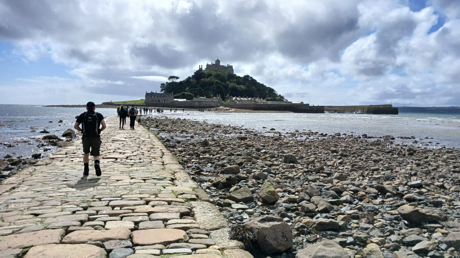 © Glüsen / Rasokat © Glüsen / Rasokat